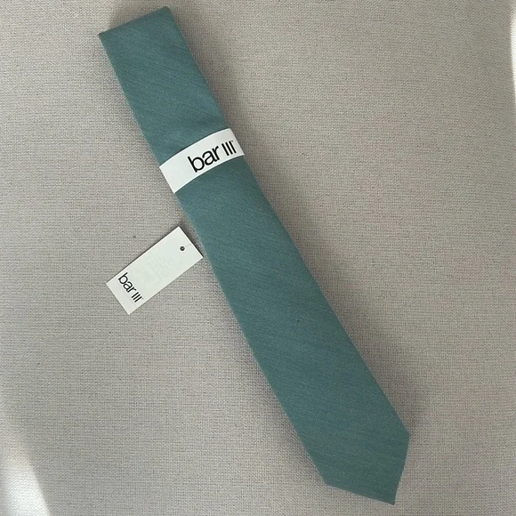 Bar III Gillis Solid Neck Tie in Green, New with Tag - Picture 2 of 11